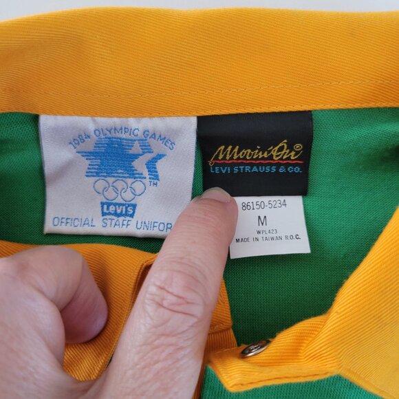 Vintage Levis 1984 Olympic Games Staff Polo Size Medium Green Yellow EUC - Picture 3 of 10